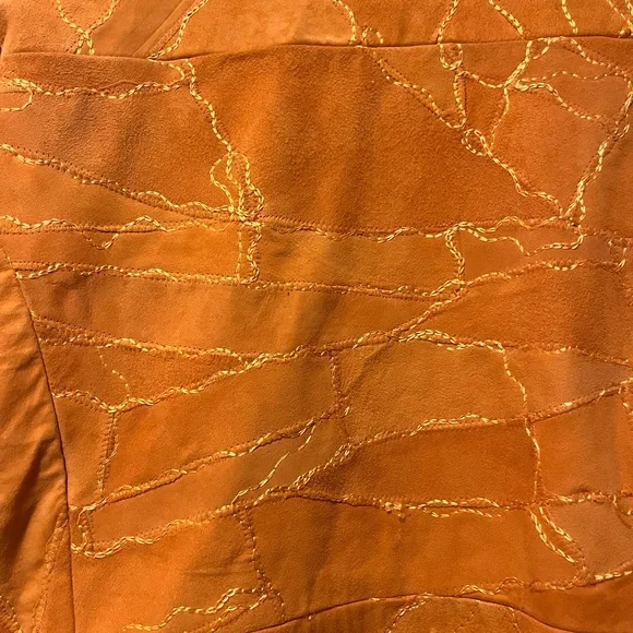 Blazer - Picture 3 of 3